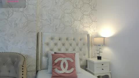 amara_rousse online show from December 15, 2025, 11:36 am