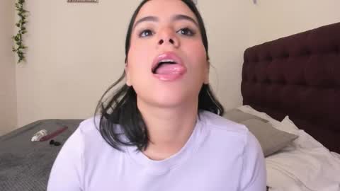 Amaraa 01 online show from December 16, 2025, 3:33 am