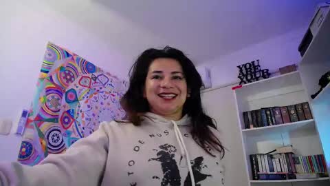 Susan online show from September 12, 2025, 10:21 pm