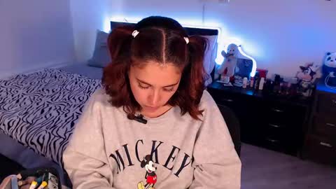 Snapshot of amarat_jolie chatting on January 30, 2025, 5:39 pm Mila online show from January 30, 2025, 5:39 pm