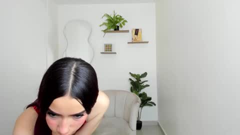 Nicole online show from October 19, 2025, 12:28 pm