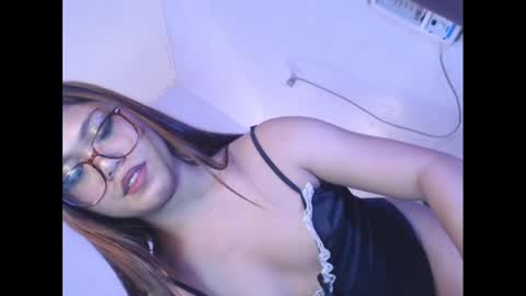 AMAYA and AVERY online show from January 21, 2025, 1:43 pm