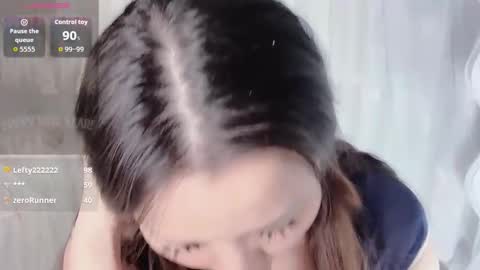 yooo online show from November 10, 2025, 3:44 pm