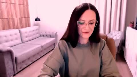 Izza online show from January 15, 2026, 2:10 pm