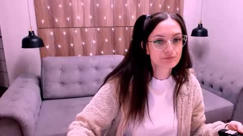 Snapshot of amazingeyes89 chatting on February 3, 2026, 12:10 pm Izza online show from February 3, 2026, 12:10 pm