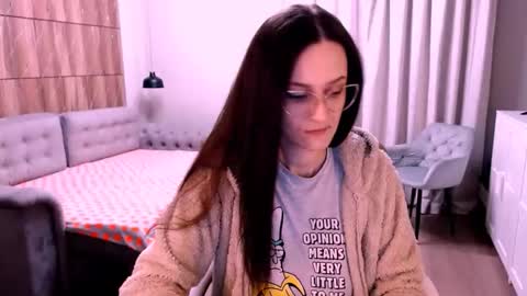 Snapshot of amazingeyes89 chatting on February 8, 2026, 8:18 am Izza online show from February 8, 2026, 8:18 am