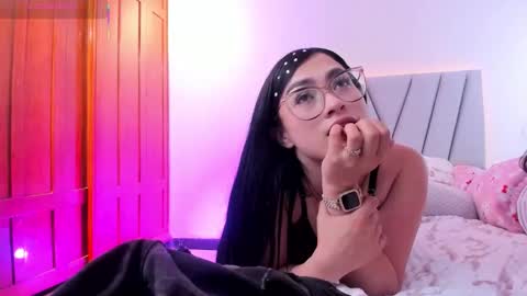 Sara  online show from October 25, 2025, 2:41 am