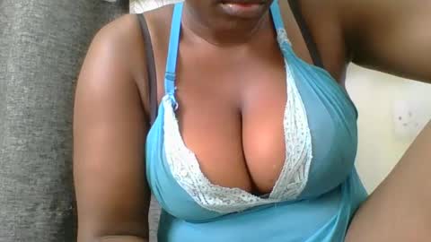 Snapshot of ambar_jasiri chatting on December 24, 2024, 8:33 am Mia online show from December 24, 2024, 8:33 am