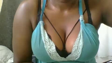 Snapshot of ambar_jasiri chatting on September 14, 2025, 5:39 am Mia online show from September 14, 2025, 5:39 am