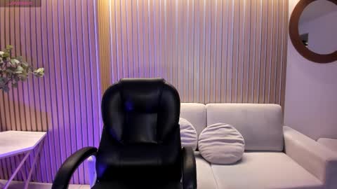 Ambar  online show from November 27, 2025, 11:45 am