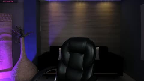 Ambar  online show from December 17, 2025, 11:49 am