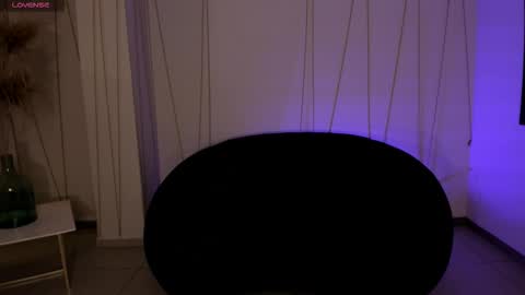 Ambar  online show from January 15, 2026, 11:48 am