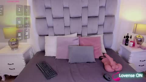 amber  ferrera online show from April 15, 2026, 7:43 pm