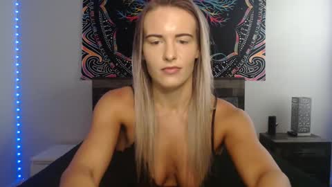 Snapshot of amber__xoxo chatting on September 22, 2025, 1:46 pm Amber online show from September 22, 2025, 1:46 pm