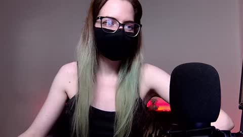 Amber non-nude model online show from December 2, 2024, 10:45 pm