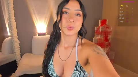Snapshot of amber_curly chatting on January 6, 2025, 5:38 pm amber_curly online show from January 6, 2025, 5:38 pm
