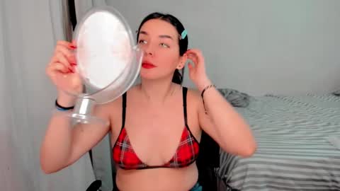 Snapshot of amber_landy1 chatting on December 25, 2024, 1:31 am amber online show from December 25, 2024, 1:31 am