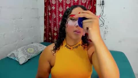 Snapshot of amber_lee20 chatting on May 2, 2026, 12:04 am LUISA online show from May 2, 2026, 12:04 am