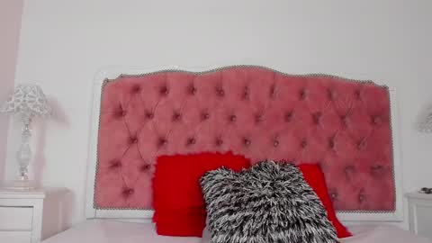 julieta  online show from September 9, 2025, 12:26 pm