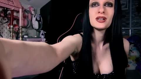 DEMONESS AMBER 666 online show from April 4, 2026, 2:54 am