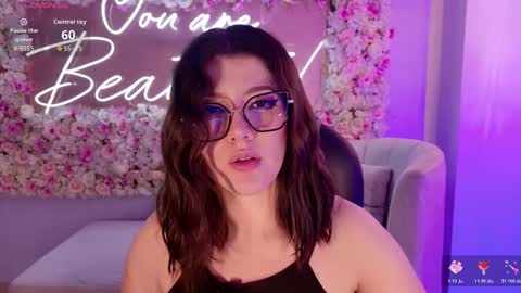 Amber  online show from February 3, 2026, 2:53 am