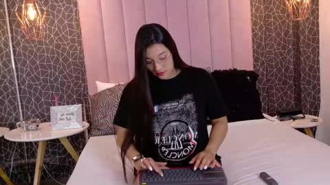 Snapshot of amberfiori_ chatting on November 24, 2025, 12:49 pm Amber online show from November 24, 2025, 12:49 pm