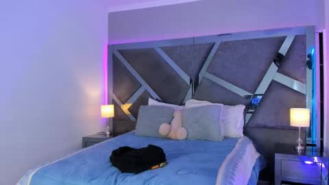 Amber  online show from March 4, 2025, 11:51 am