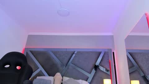 Amber  online show from March 7, 2025, 11:40 am