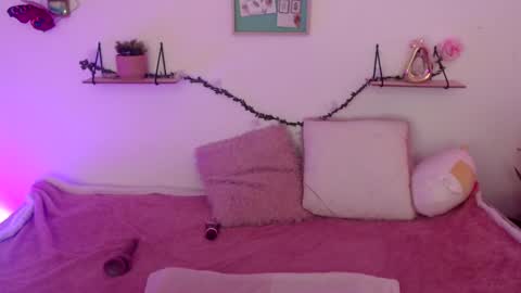 Snapshot of amberjeong chatting on December 23, 2024, 9:40 pm Amber Jeong online show from December 23, 2024, 9:40 pm