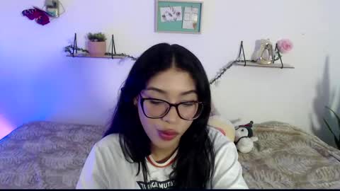 Snapshot of amberjeong chatting on January 8, 2025, 11:09 pm Amber Jeong online show from January 8, 2025, 11:09 pm