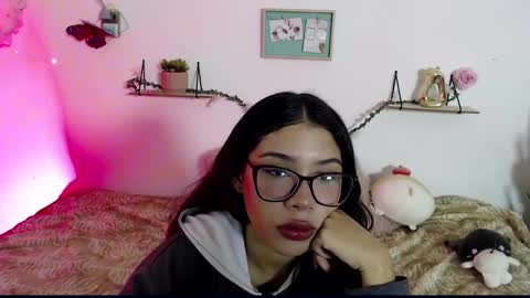 Snapshot of amberjeong chatting on January 12, 2025, 10:01 pm Amber Jeong online show from January 12, 2025, 10:01 pm