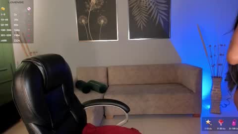 Snapshot of amberlewis_ chatting on October 24, 2025, 3:36 am Amber online show from October 24, 2025, 3:36 am