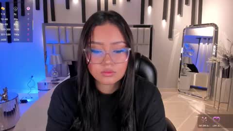 Snapshot of amberlewis_ chatting on November 6, 2025, 3:07 am Amber online show from November 6, 2025, 3:07 am