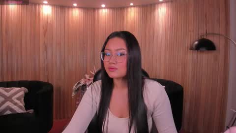 Snapshot of amberlewis_ chatting on November 12, 2025, 2:56 am Amber online show from November 12, 2025, 2:56 am