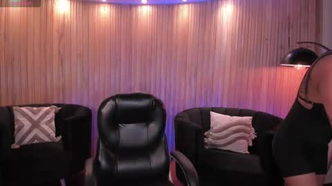 Snapshot of amberlewis_ chatting on November 13, 2025, 2:54 am Amber online show from November 13, 2025, 2:54 am