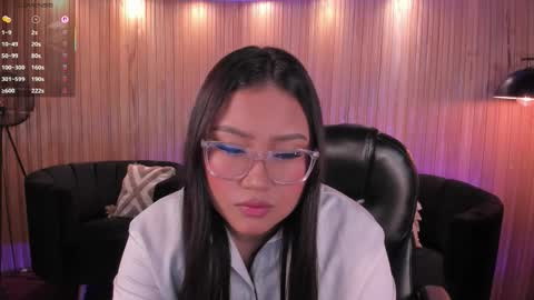 Snapshot of amberlewis_ chatting on November 14, 2025, 3:27 am Amber online show from November 14, 2025, 3:27 am