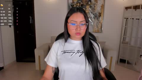 Snapshot of amberlewis_ chatting on November 16, 2025, 10:48 pm Amber online show from November 16, 2025, 10:48 pm