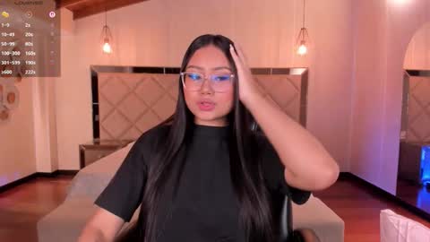 Snapshot of amberlewis_ chatting on November 22, 2025, 3:05 am Amber online show from November 22, 2025, 3:05 am