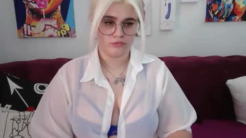 Amber online show from September 25, 2025, 2:04 am