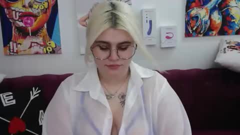 Amber online show from October 13, 2025, 1:49 am