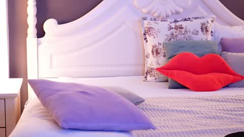 Amberseyes online show from December 2, 2024, 12:07 pm