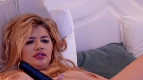 Amberseyes online show from December 11, 2024, 3:05 pm