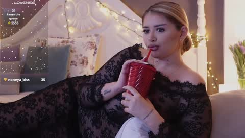 Amberseyes online show from January 17, 2025, 7:08 am