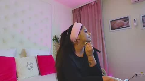 Amberseyes online show from March 3, 2026, 9:59 am