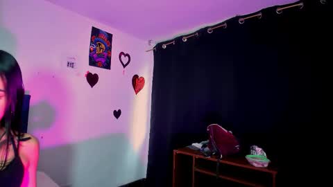 Snapshot of amberx_sweet chatting on September 17, 2025, 9:05 pm Amber  online show from September 17, 2025, 9:05 pm