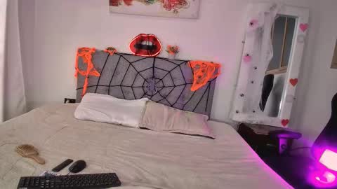 Snapshot of amberx_sweet chatting on October 11, 2025, 3:54 pm Amber  online show from October 11, 2025, 3:54 pm