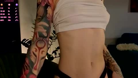 Moon inst 4mbientmoon online show from November 5, 2025, 5:02 pm