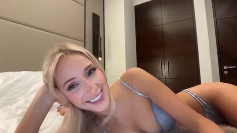 Ambre online show from March 27, 2026, 8:26 am