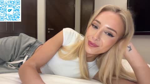 Ambre online show from April 16, 2026, 4:46 am