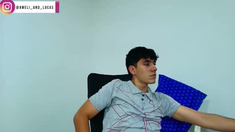 Snapshot of ameli_and_lucas chatting on December 13, 2024, 4:11 am Amelia Lucas online show from December 13, 2024, 4:11 am